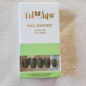 Red Aspen Nail Dashes Short Square